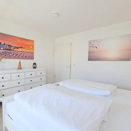 Apartment 444, Seepark
