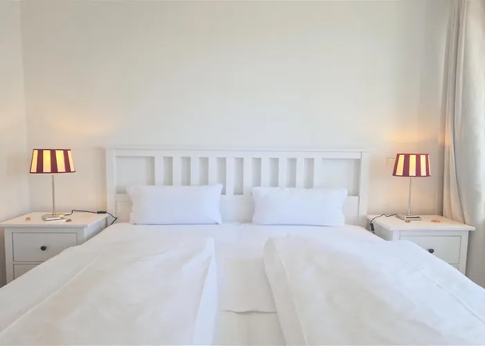 Apartment 444, Seepark *